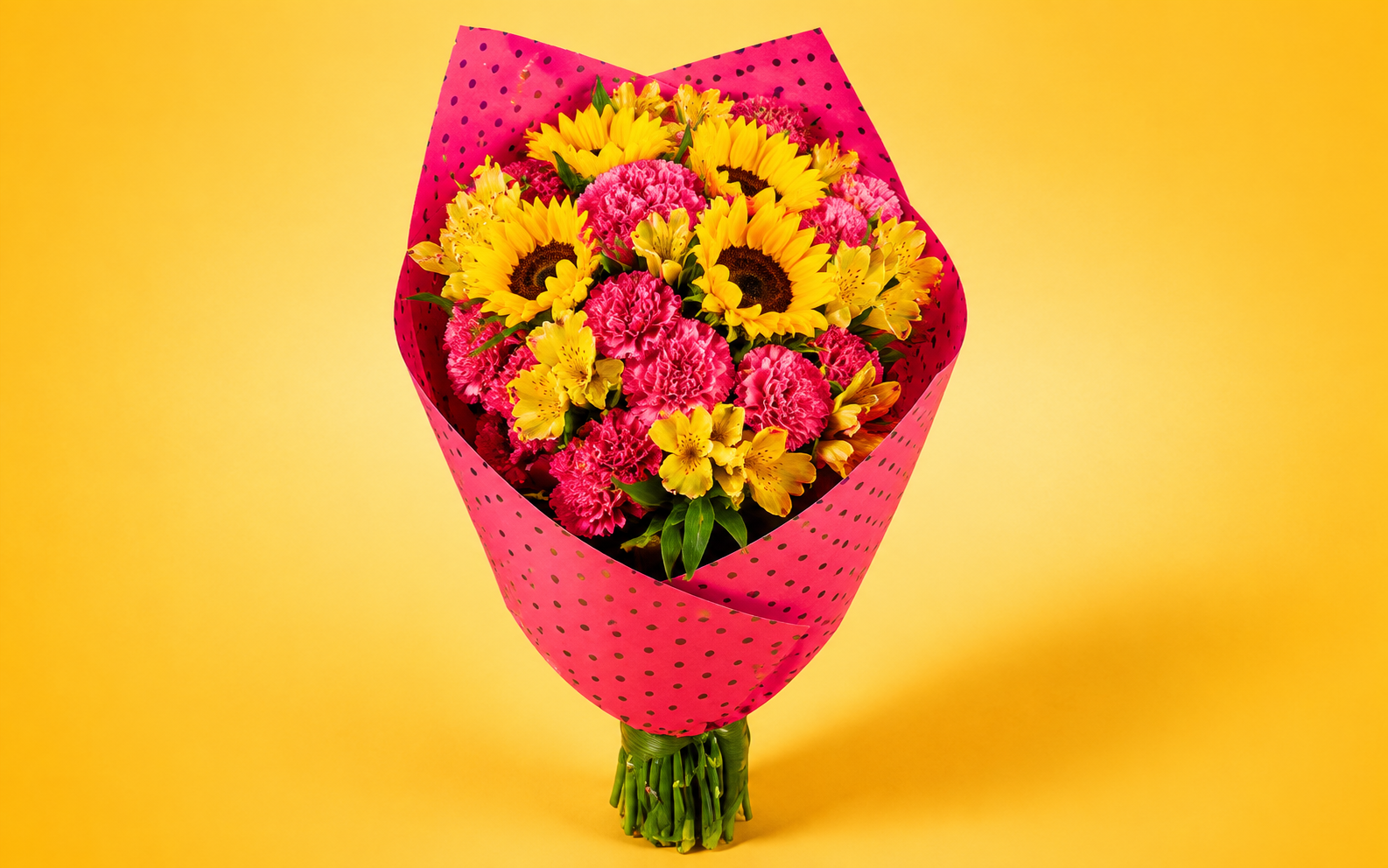 Ramo de 4 Girasoles y 25 Claveles