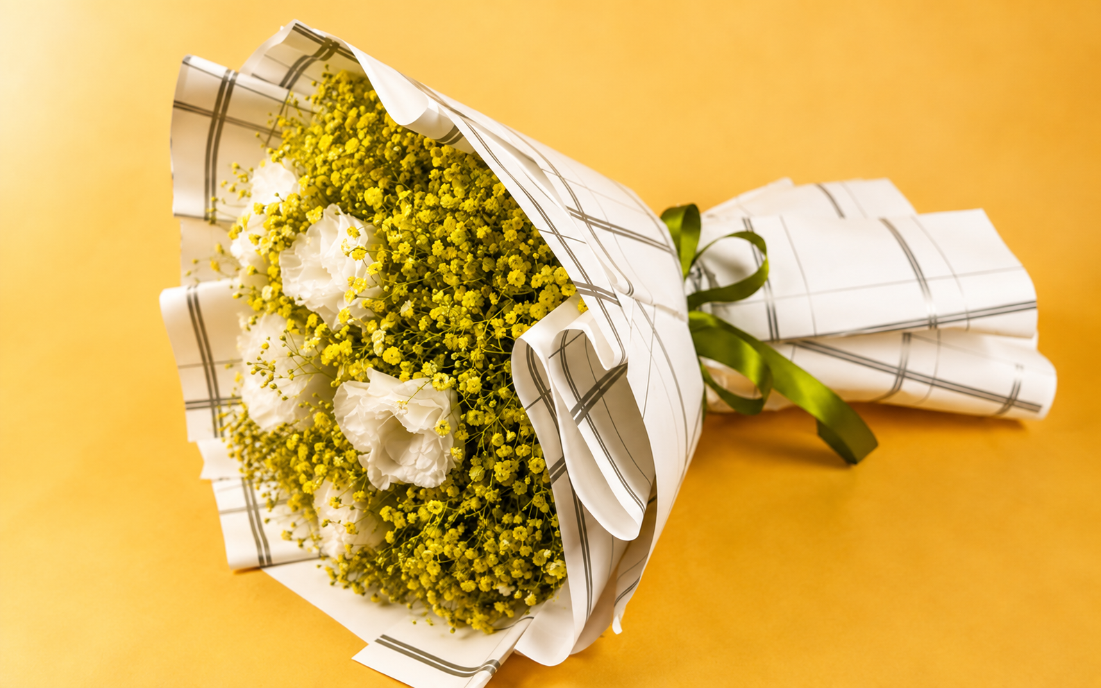 Lisianthus con baby Amarilla
