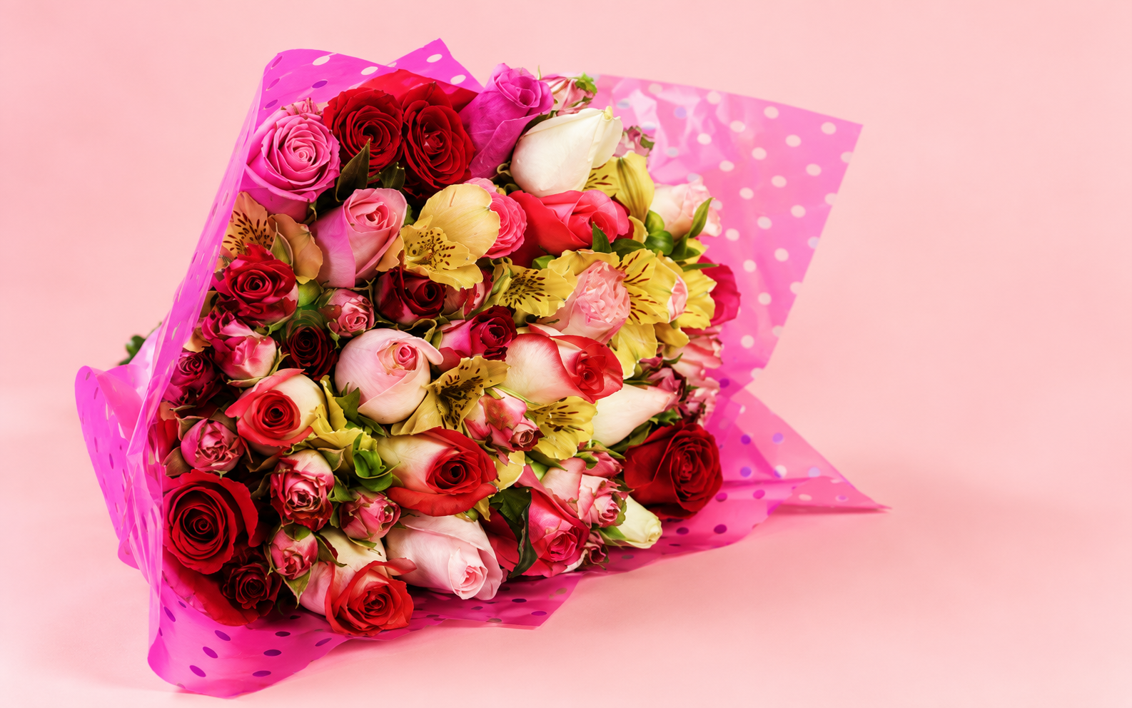 Ramo de 24 Rosas Combinadas