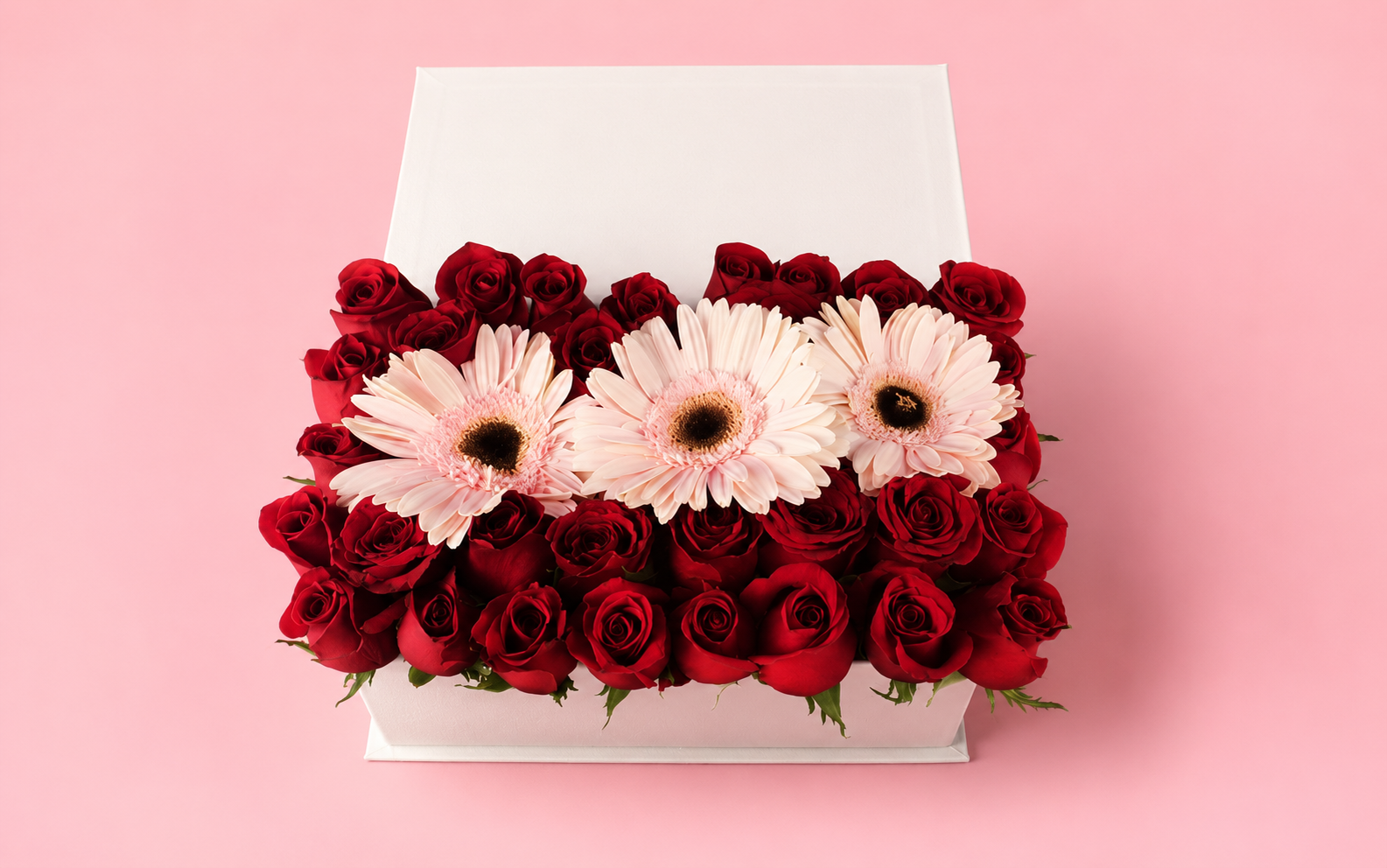 Caja con 30 Rosas más Gerbera