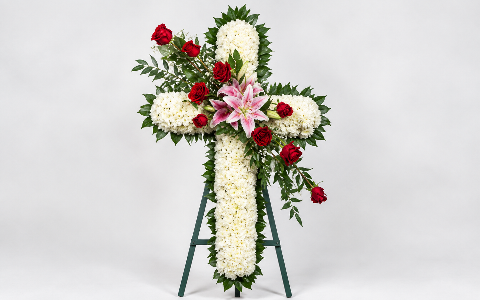 Arreglo Funerario en Forma de Cruz