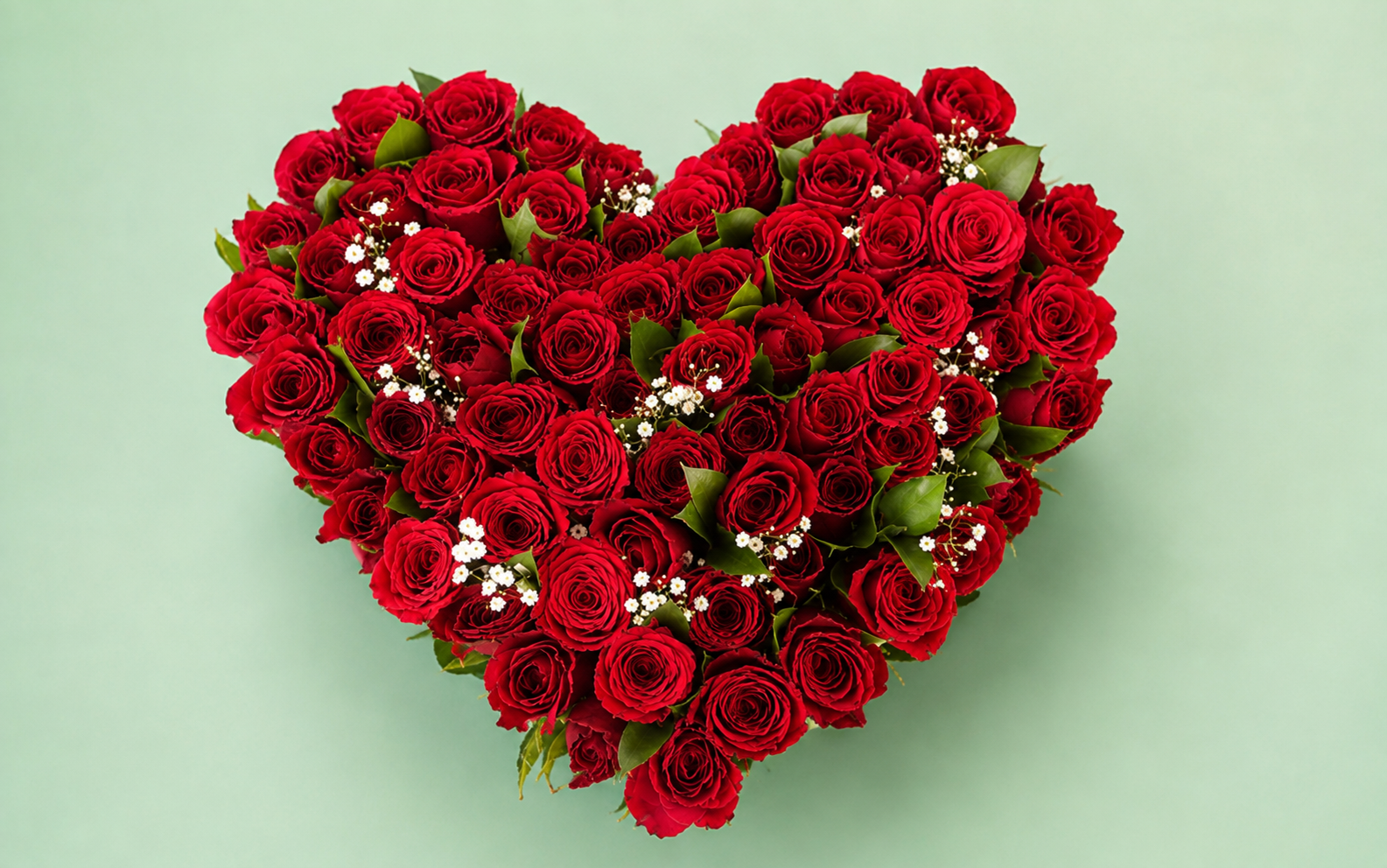 Corazón con 75 Rosas