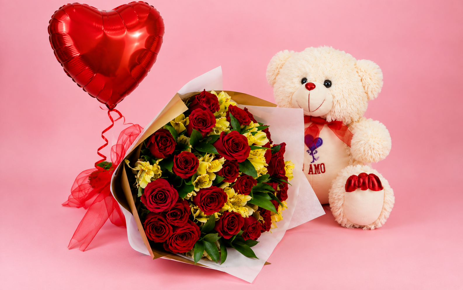 Ramo 24 Rosas con Follaje, Osito y Globo Corazón