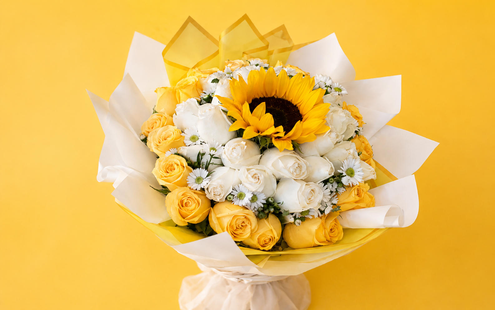 Ramo de 48 Rosas con 1 girasol